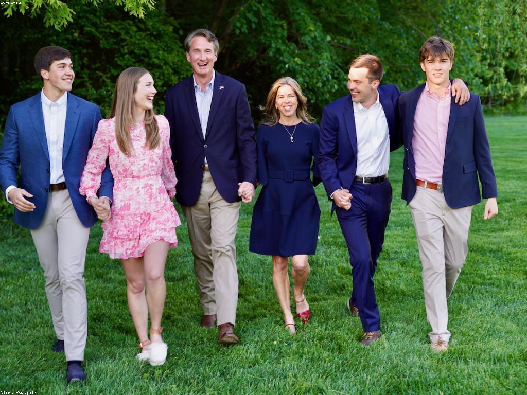 កម្រិតសេដ្ឋកិច្ច: ការយល់ឃើញនឹងអនាគត