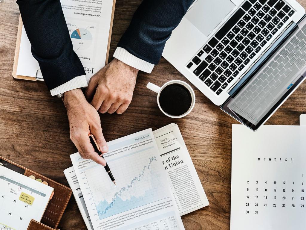 ការប្រកួតកីឡាភ្នាល់: មូលដ្ឋាននៃការផ្សាយពាណិជ្ជកម្ម និងការវិនិយោគ